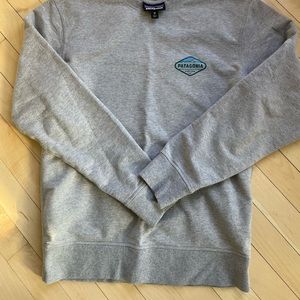 Patagonia gray sweatshirt size XS